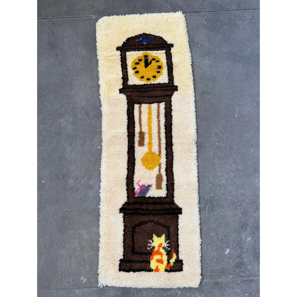 Vintage Latch Hook Rug Wall Hanging Unisex 58in Cream Brown Clock Excellent Shag